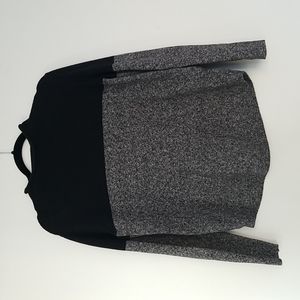 Old Navy Two-Toned Crew Neck Sweater (Size Small)